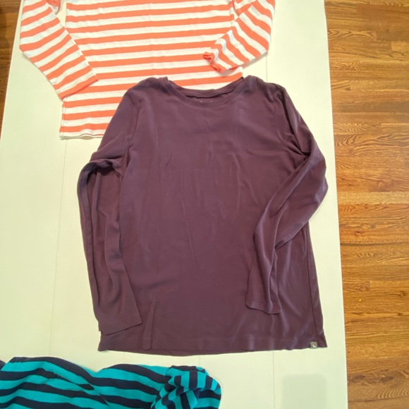 Women’s Size XL Group Of Three Long Sleeve Tees - Gap and Eddie Baurer - Picture 3 of 4